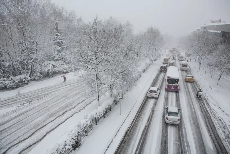 SON DAKİKA: İstanbul’da bugün okullar tatil mi? Bugün 14 Mart Pazartesi Okullar tatil mi edildi? İstanbul Valisi Ali Yerlikaya’dan kar tatili açıklaması