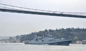 Rus donanması İstanbul Boğazı’ndan geçti!