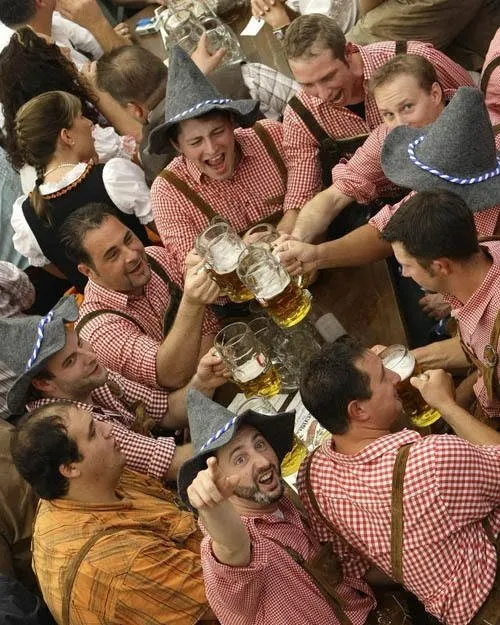 Bira su gibi aktı