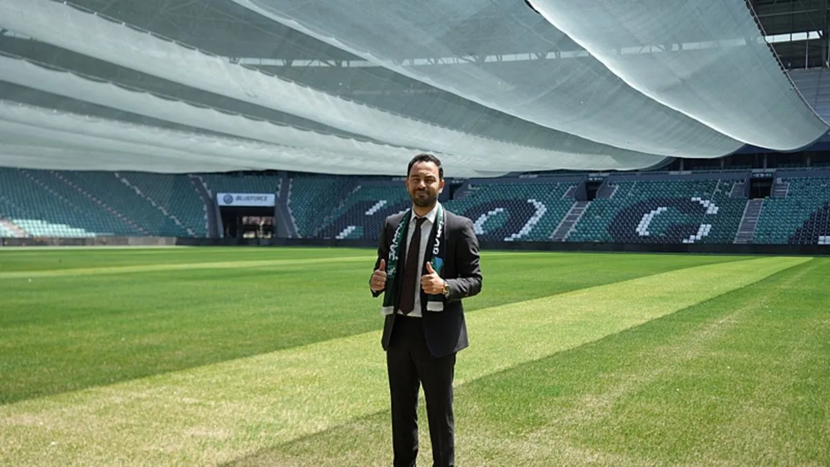 Selçuk İnan, Kocaelispor'a imzayı attı: