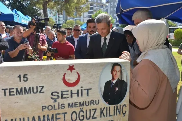 antalyada-15-temmuz-sehitleri-mezarlari-basinda-anildi-1721045846433.jpg