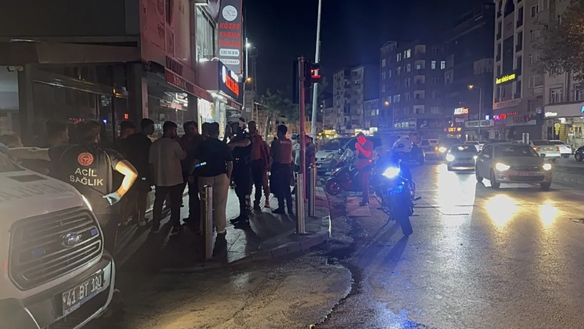 Gebze’de bıçaklı kavga: Yaralı ve saldırgan olay yerinden kaçtı!