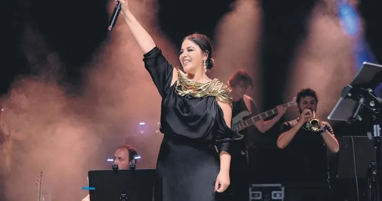 Zara, Kosova’da ilk kez sahneye çıktı