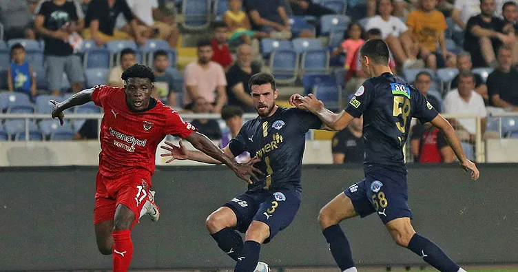 Hatayspor - Kasımpaşa maçında gol sesi çıkmadı! Oyunculardan anlamlı pankart