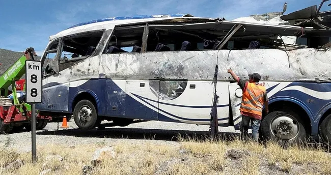 Meksika’da göçmenleri taşıyan otobüs devrildi: 18 ölü Meksika’da göçmenleri taşıyan otobüs devrildi: 18 ölü