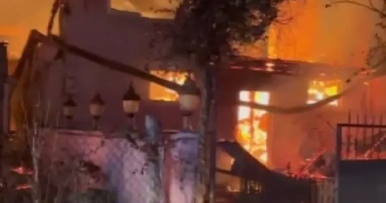 Çankırı’da yangın! İki ev küle döndü