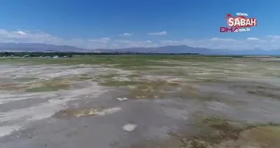 Van Gölü çekilince tarihi kale ortaya çıktı | Video