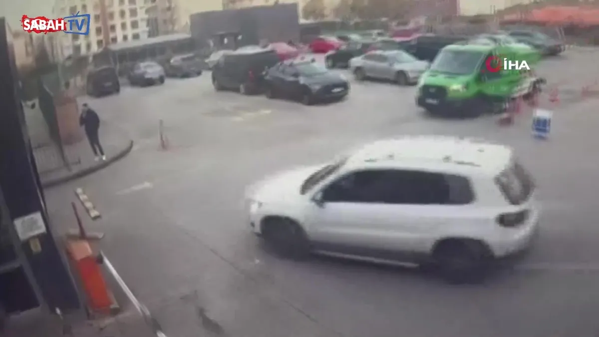 Bahçelievler’de otoparkta ilginç kaza kamerada: 9 araca çarpıp, 5 metreden uçtu | Video videosunu izle Bahçelievler’de otoparkta ilginç kaza kamerada: 9 araca çarpıp, 5 metreden uçtu | Video videosunu izle