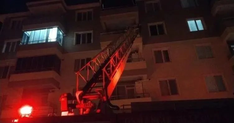 Anne ve oğlu yangında öldü