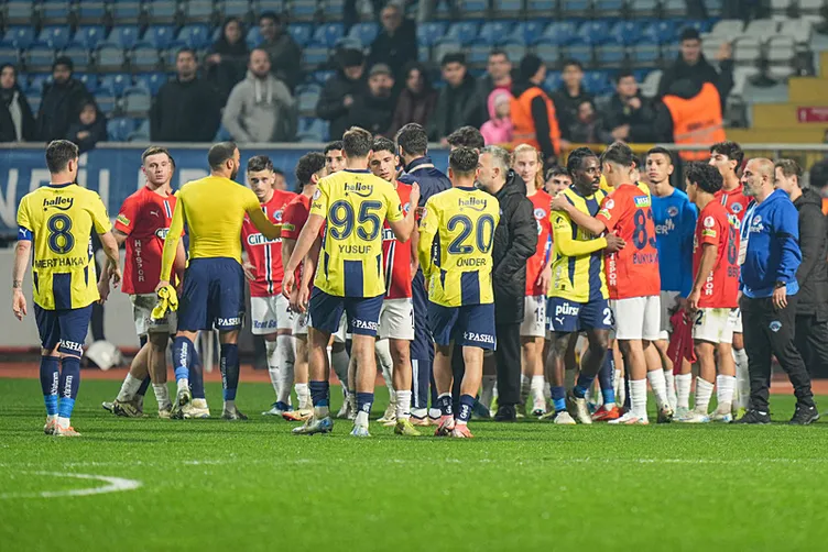 SON DAKİKA: Fenerbahçe ezeli rakibinin eski yıldızı için kolları sıvadı! Bomba gelişme ortaya çıktı...