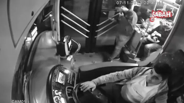 Darp edilen genci otobüsüne alarak böyle kurtardı | Video
