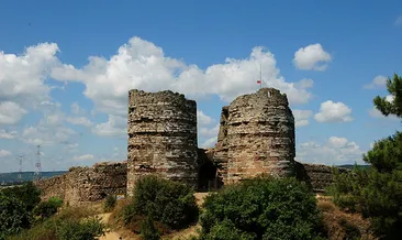 Yoros Kalesi’ni soydular!