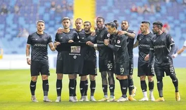 Adana Demir 3 golle turladı