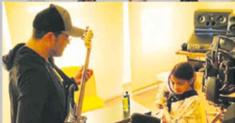 Bir sanatçı yetişiyor