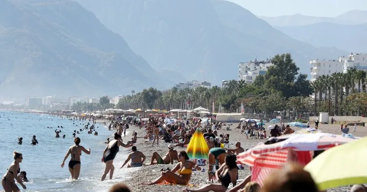 Antalya’da tatil sezonu devam ediyor: 250 bin kişi bekleniyor