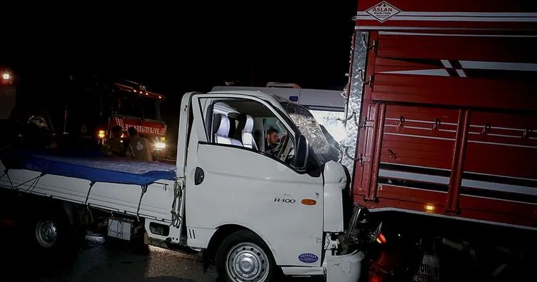Kamyona çarpan kamyonetin sürücüsü ağır yaralandı!