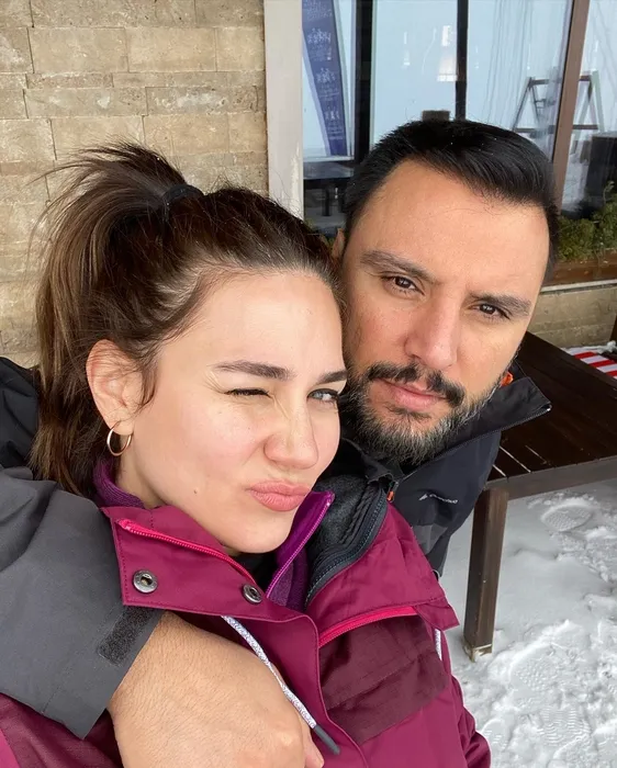 Alişan ve eşi Buse Varol Umre’de! O anları böyle paylaştılar Allah’ım sana şükürler olsun