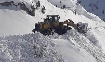 Tunceli’de köy yollarında karla mücadele devam ediyor