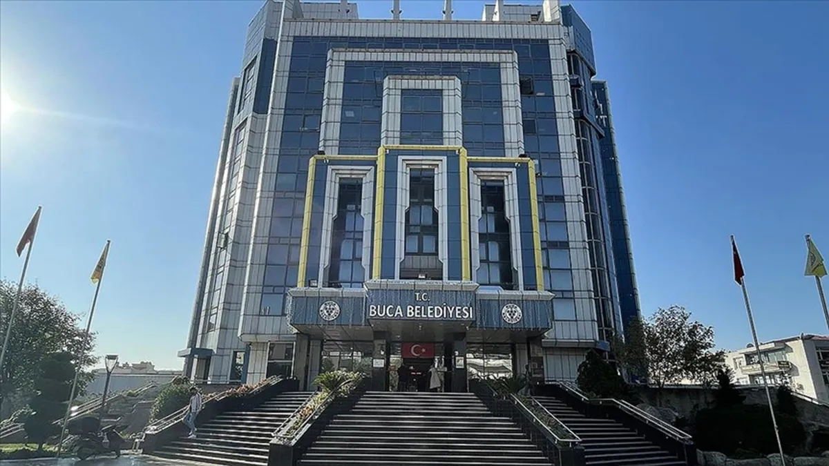 SON DAKİKA | CHP’li Buca Belediyesi’ne yolsuzluk operasyonu! 51 şüpheli tutuklama talebiyle sevk edildi SON DAKİKA | CHP’li Buca Belediyesi’ne yolsuzluk operasyonu! 51 şüpheli tutuklama talebiyle sevk edildi