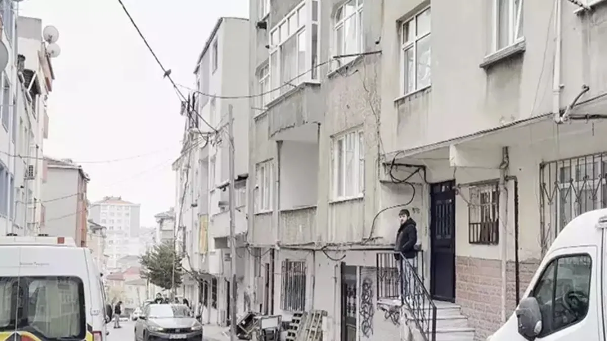 Bağcılar’da karbonmonoksit faciası! Ekipler eve girdi korkunç manzarayla karşılaştı: 3 ölü, 1 yaralı Bağcılar’da karbonmonoksit faciası! Ekipler eve girdi korkunç manzarayla karşılaştı: 3 ölü, 1 yaralı