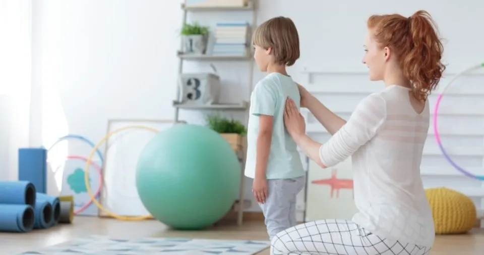 Skolyoz Kiz Cocuklarda Erkek Cocuklara Gore Yaklasik 8 10 Kat Daha Sik Goruluyor Cocuk Haberleri