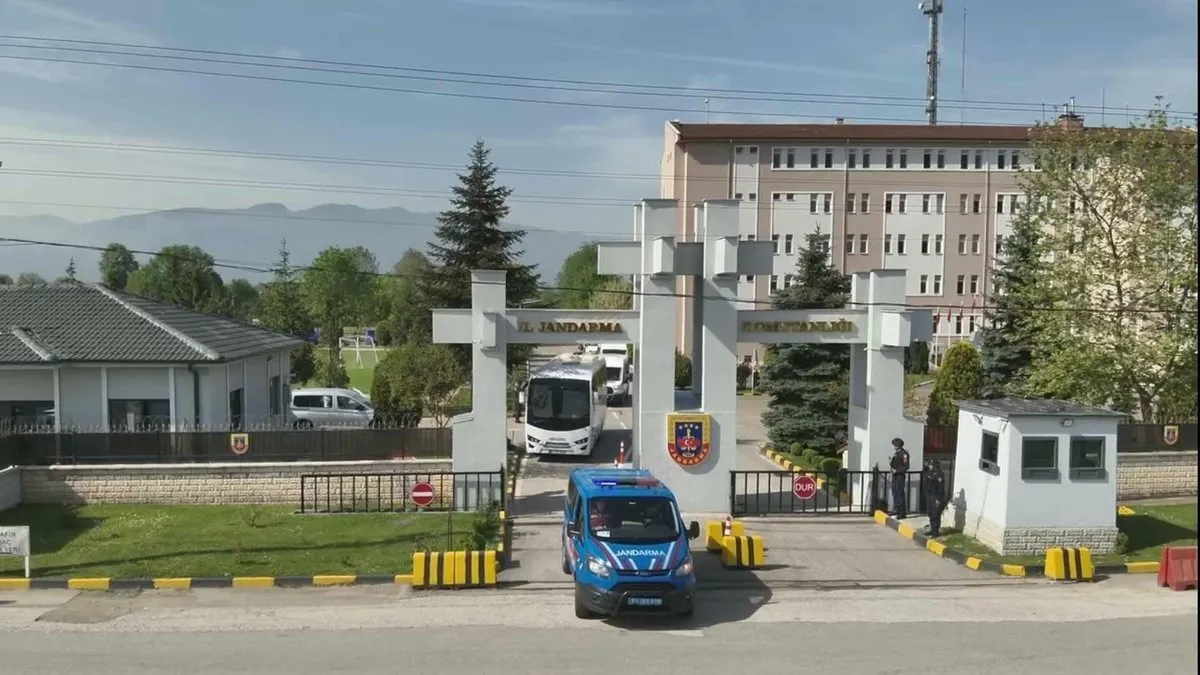 Düzce’de jandarmadan 74 kişiye operasyon!