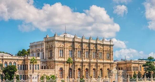 Dolmabahçe Sarayı Nerede? Dolmabahçe Sarayı Ne Zaman, Hangi Padişah Döneminde Yapıldı?