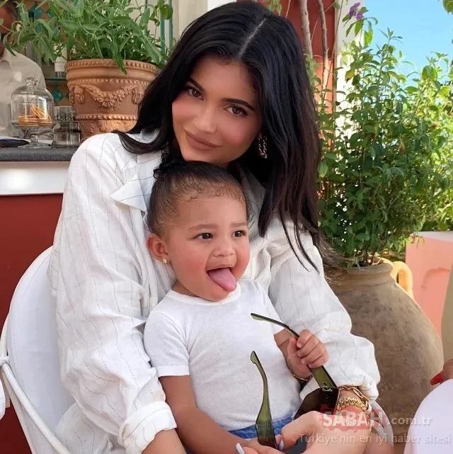 Kylie Jenner’ın kızı Stormi’ye aldığı hediye sosyal medyada gündem oldu! Değeri dudak uçuklattı!