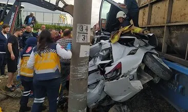 Trenin çarptığı araç hurdaya döndü: Sürücü ağır yaralı