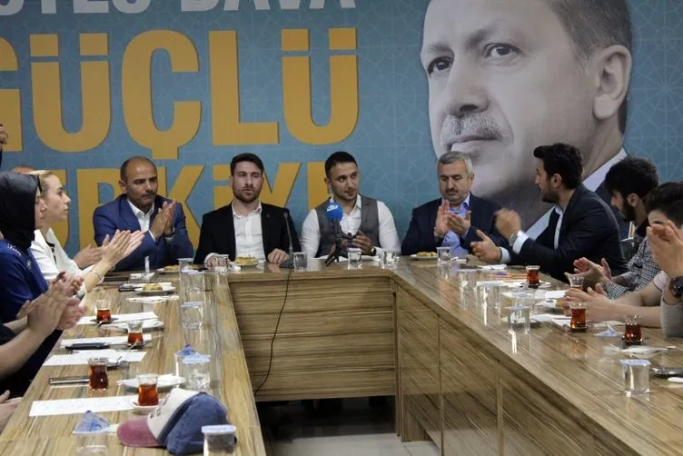 Akşener, Kocaeli mitinginde şok yaşadı 40 partilisi istifa edip AK Parti’ye geçti