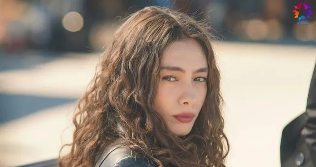 Sefirin Kizi Dizisinde Nare Neslihan Atagul Diziden Ayrildi Mi Neden Yok Sefirin Kizi Nda Neslihan Atagul Dogulu Ayriligi Soke Etti Medya Haberleri