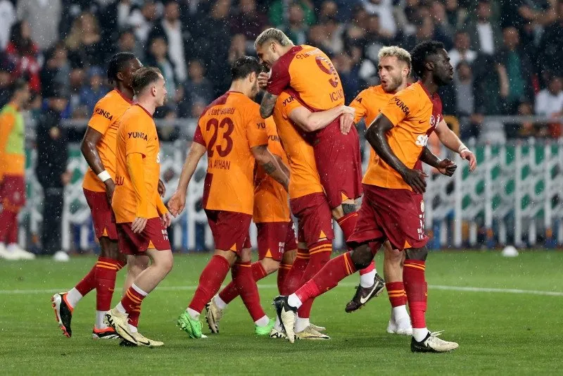 Son dakika haberleri: Şampiyon Galatasaray'ın Devler Ligi'ndeki muhtemel rakipleri belli oldu! Play-off'ta zorlu takımlar...