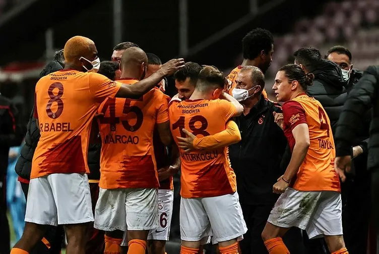 Son dakika: Galatasaray; Beşiktaş ve Fenerbahçe’nin de istediği milli golcü için atağa geçti! Onyekuru’nun menajeri...