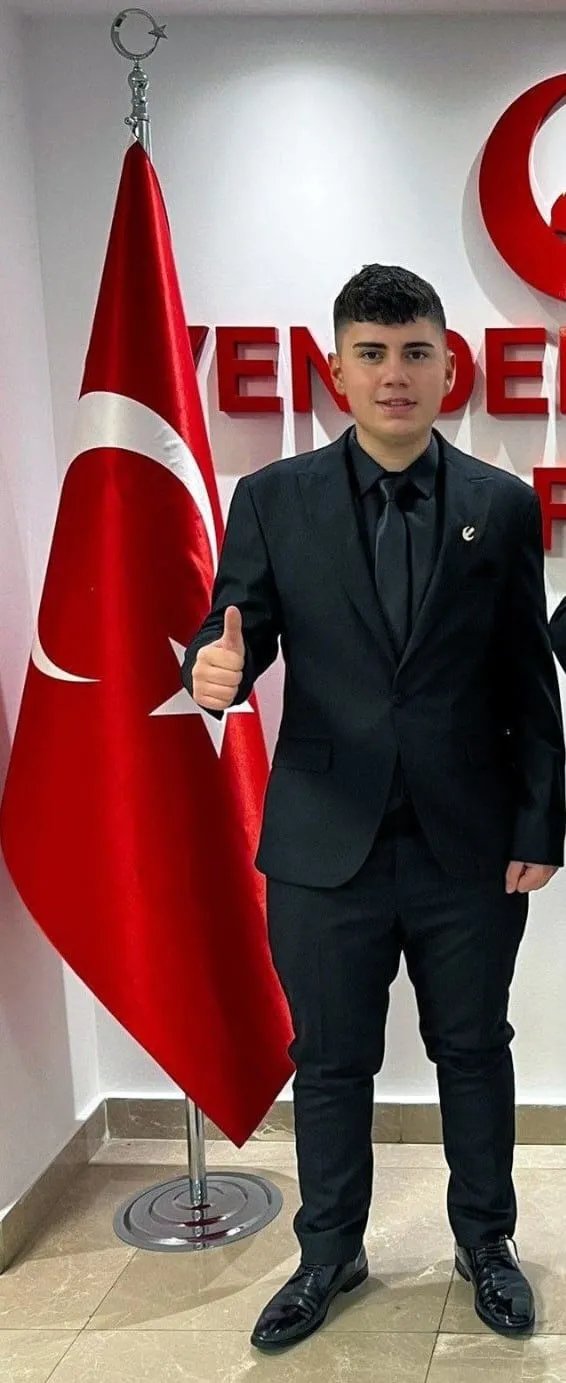 kavgayi-ayirmak-isterken-canindan-oldu-18-yasindaki-utku-hayatini-kaybetti-1777540071954.jpg