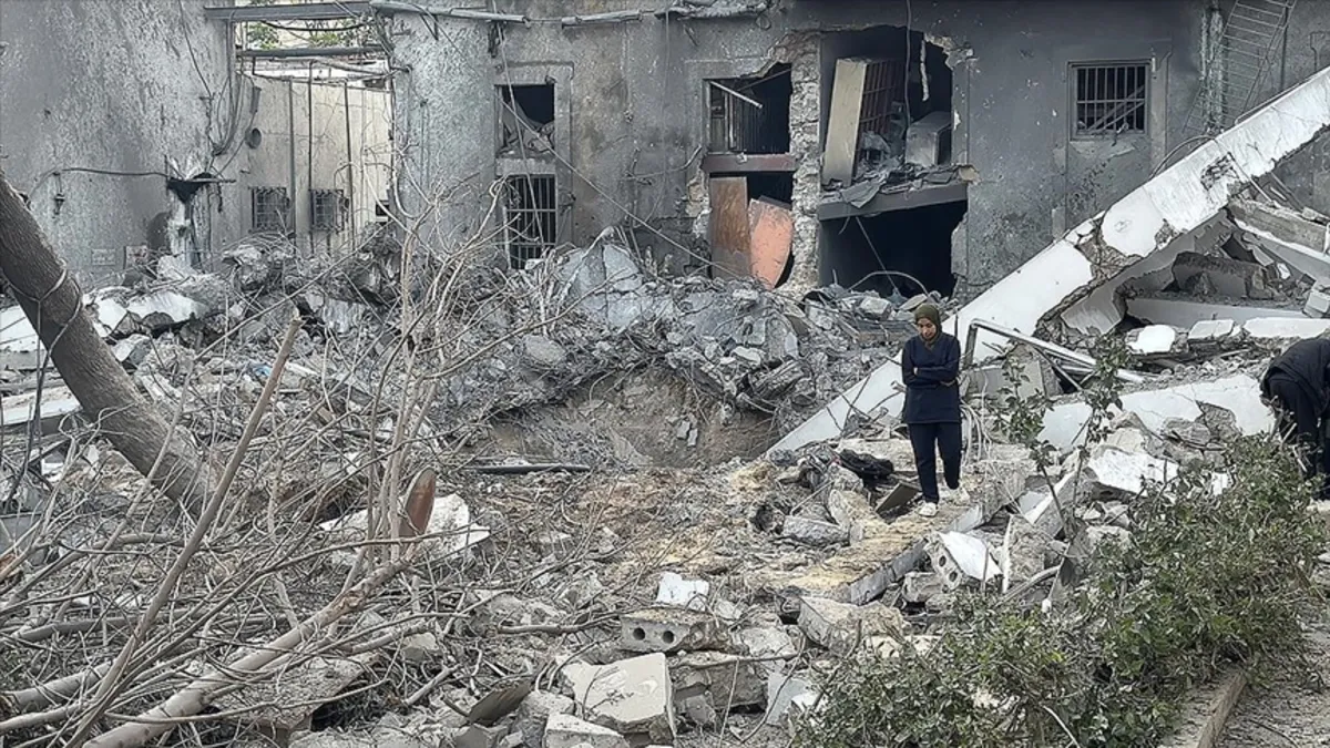 İsrail ordusu, Nasser Hastanesi’nin yakınına hava saldırısı düzenledi İsrail ordusu, Nasser Hastanesi’nin yakınına hava saldırısı düzenledi