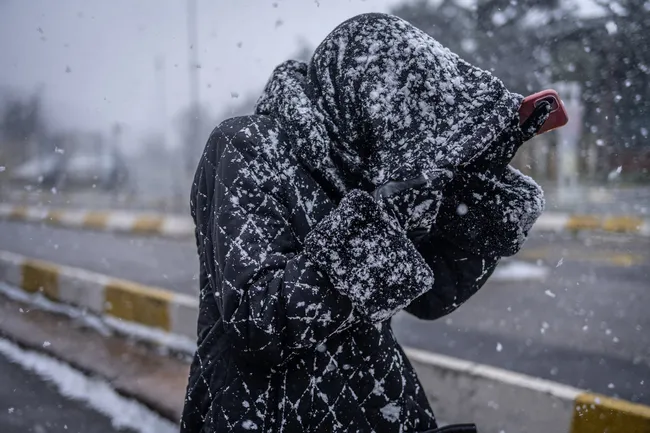 son-dakika-sibirya-soguklari-donduracak-meteorolojiden-istanbul-icin-pes-pese-uyari-o-gun-etkisini-artiracak-1767939333141.jpg