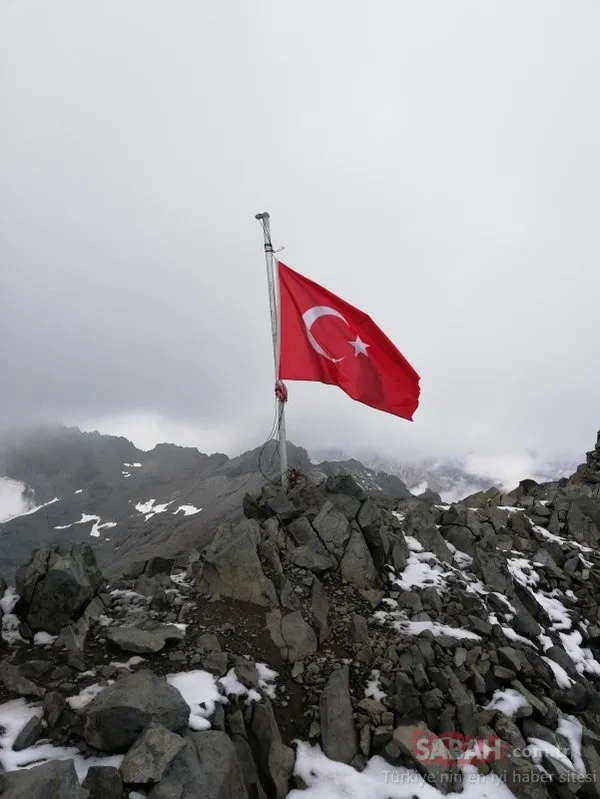 Kaçkarlara ilk kar düştü