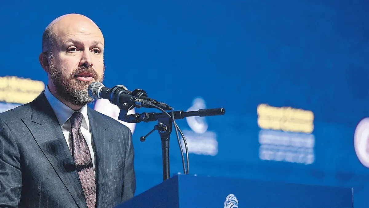 Aidiyetlerimizi adaletin önüne koymamalıyız
