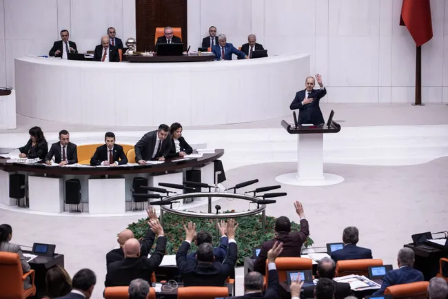 chpden-tbmmde-provokasyon-kilicdaroglunun-iftiralarina-bakan-soyludan-tepki-ispat-etmezse-serefsizdir-1670265510917.jpg