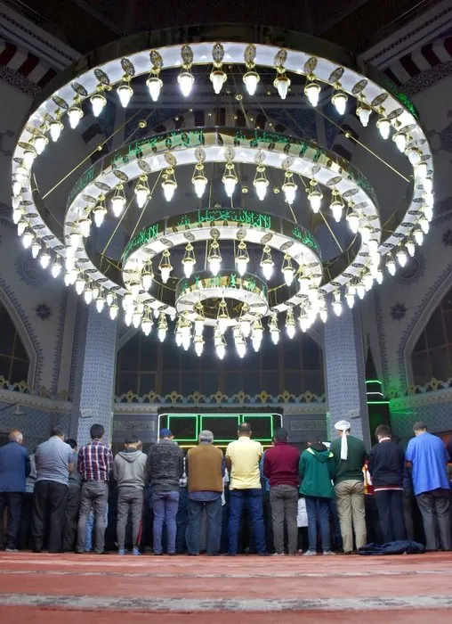 Ramazan ayının ilk teravih namazı kılındı
