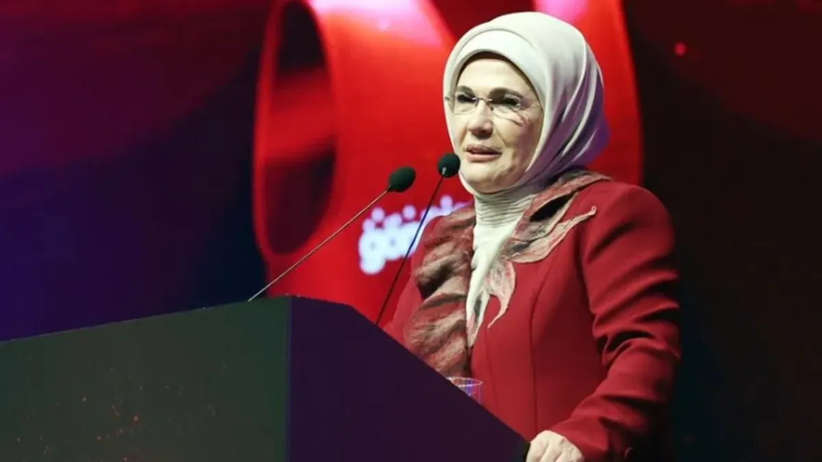 Emine Erdoğan’dan ‘Koruyucu Aile’ mesajı: Toplumumuzun en güzel dayanışma örneklerinden biri Emine Erdoğan’dan ‘Koruyucu Aile’ mesajı: Toplumumuzun en güzel dayanışma örneklerinden biri