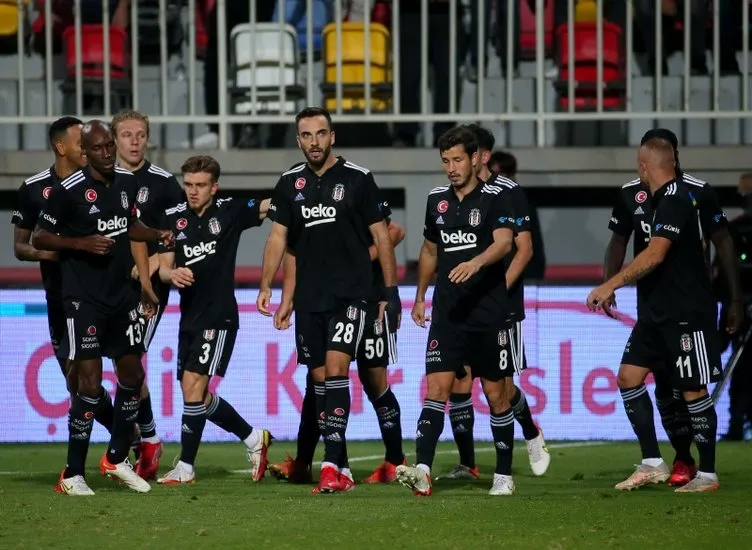 Son dakika: Beşiktaş'ta dev operasyon: 10 isimle yollar ayrılıyor! Cenk Tosun ve Vida...