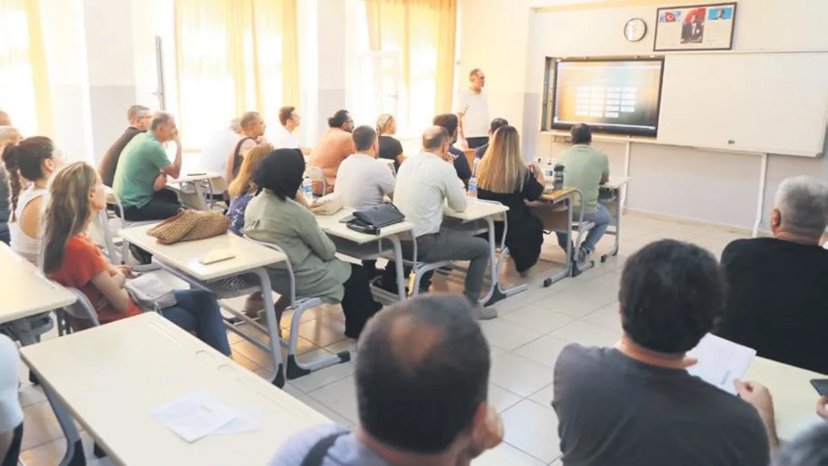 6 bin 195 öğretmene ‘Türkiye Yüzyılı Maarif Modeli’ eğitimi 6 bin 195 öğretmene ‘Türkiye Yüzyılı Maarif Modeli’ eğitimi