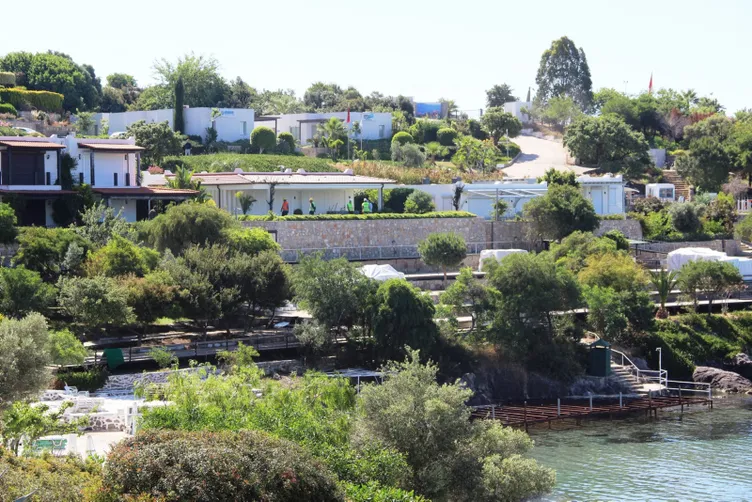 Son dakika! Sözcü Gazetesi Yazarı Yılmaz Özdil'in kaçak villasında yıkım başladı! İşte ilk kareler...