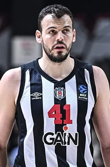 Beşiktaş’ta Ante Zizic, ameliyat edildi!