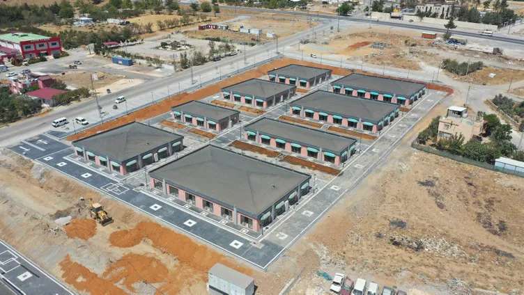 Gaziantep Nurdağı'na çelikten çarşı! Anahtarlar esnafa teslim edildi