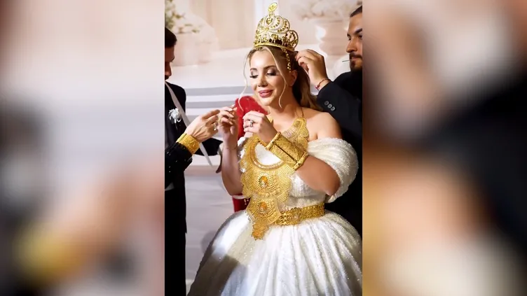 Her detayı ayrı olay! Fenomen Aleyna Dalveren’in düğününde altınlar havada uçuştu, ünlüler halay başı oldu... Gelin isyan etti: Her yerim altından çizildi...