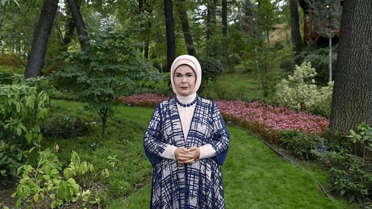 Emine Erdoğan: Savaşın adil ve kalıcı bir barışla bir an önce sona ermesini yürekten diliyorum