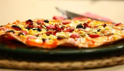 Evde yaptığınızda yiyen herkesi mest edecek 10 farklı pizza tarifi