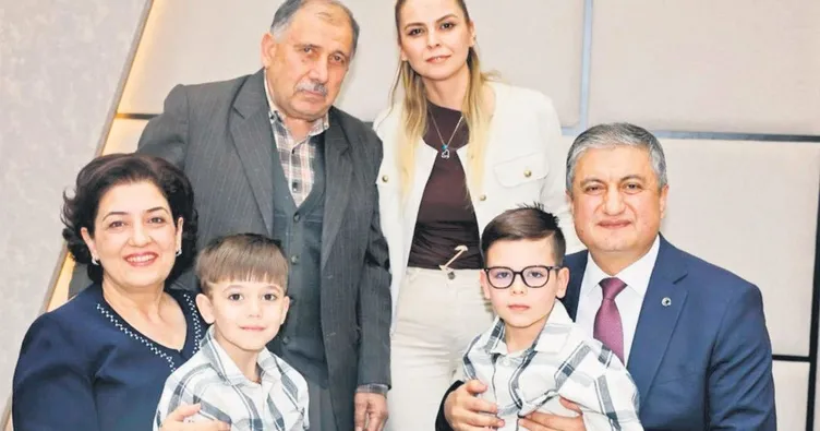 Başımızın tacısınız